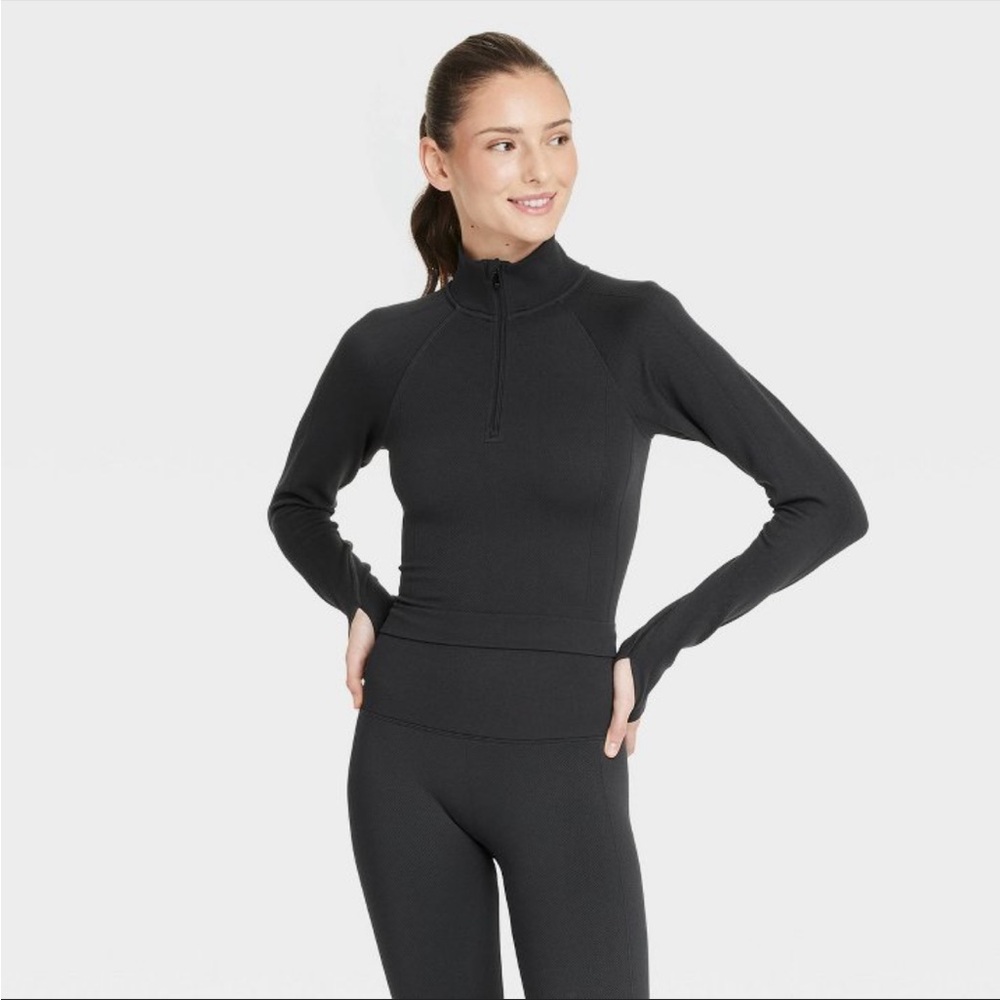 NWT FEMME KNIT 1/2 ZIP JACKET womens size large in color black seamless pullover